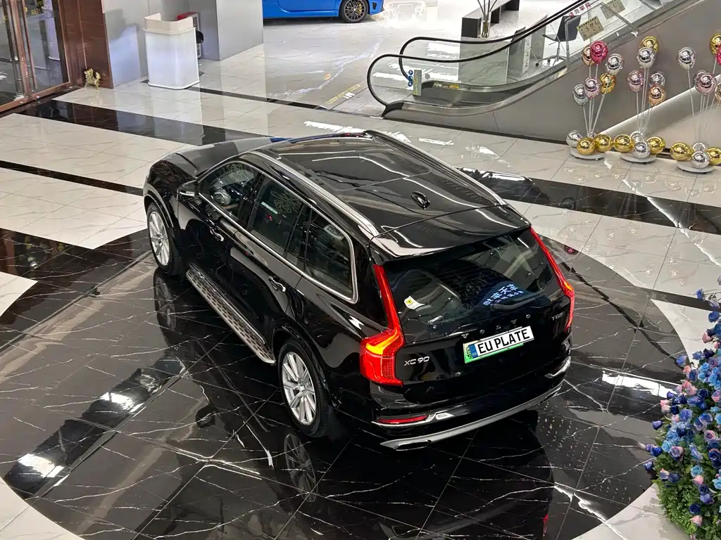 VOLVO XC90 PLUG IN HYBRID