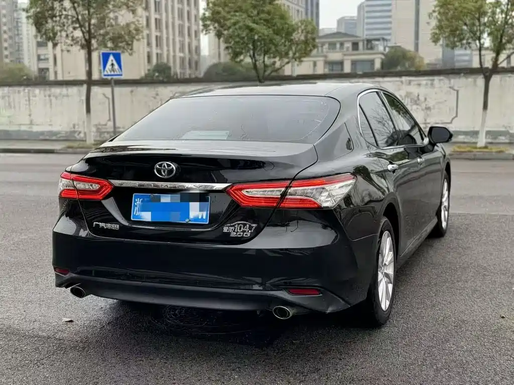 TOYOTA CAMRY