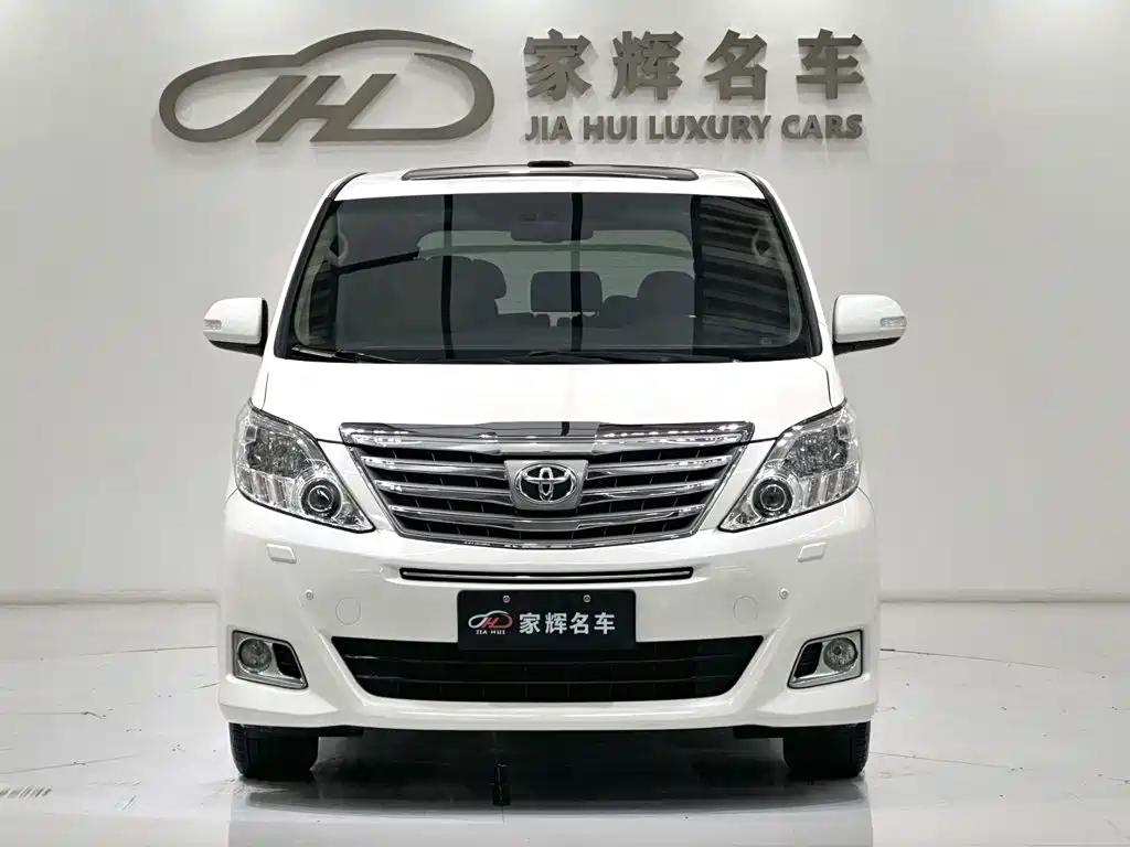 Toyota Alphard — миниатюра 2