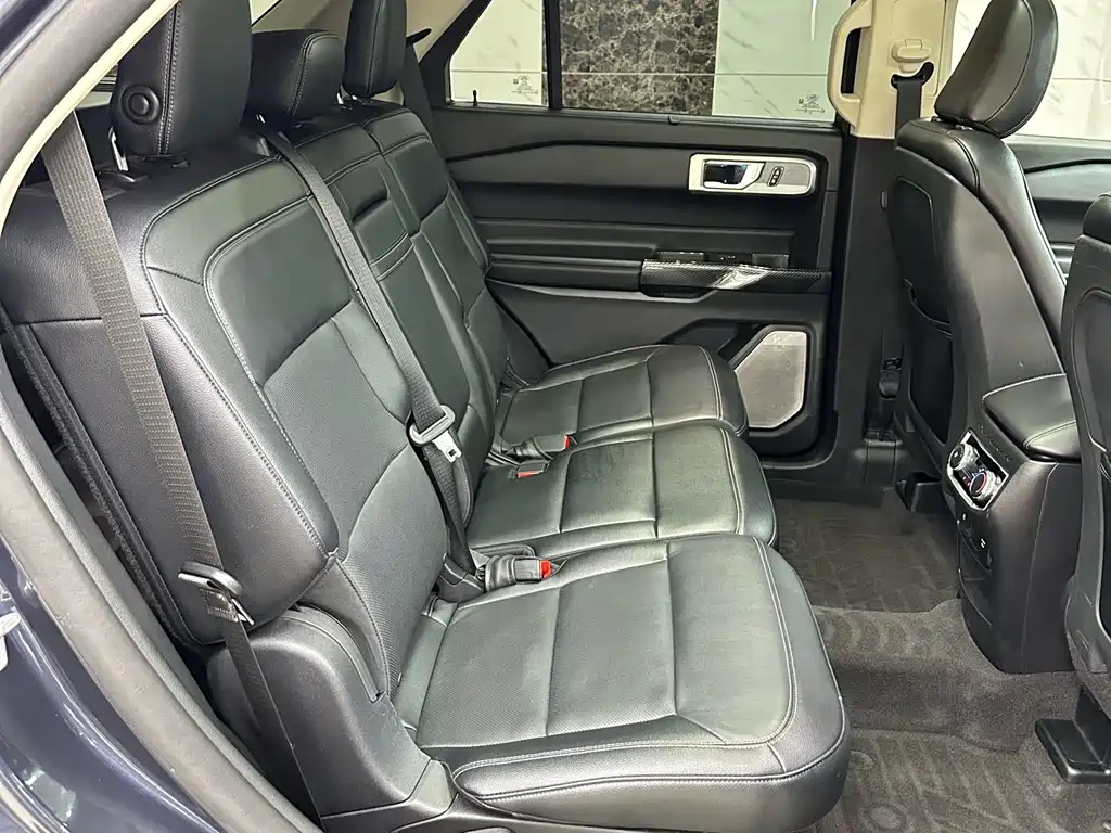 Ford Explorer — миниатюра 10