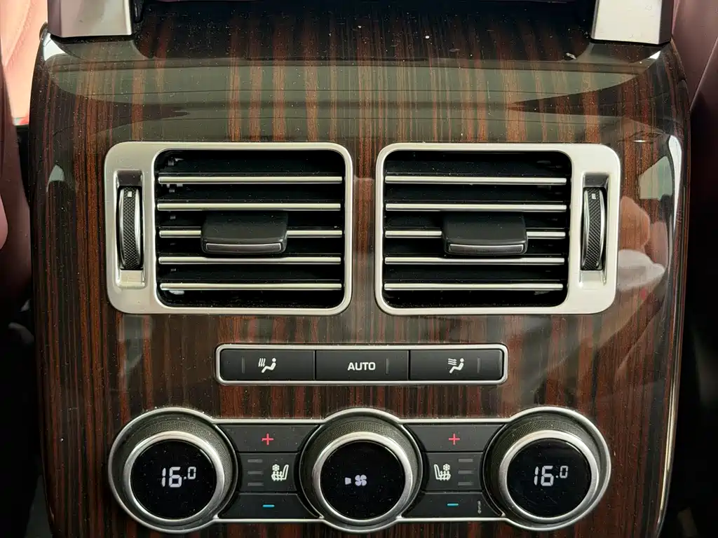 Land Rover Range Rover — миниатюра 16