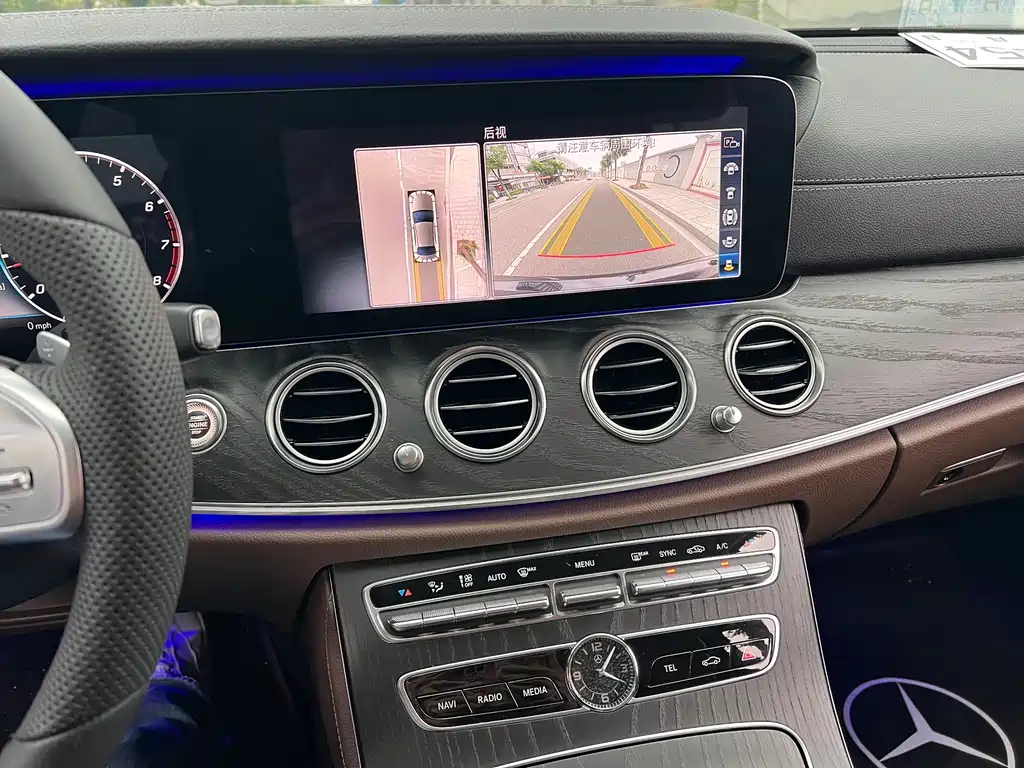 Mercedes-Benz E-Class — миниатюра 4