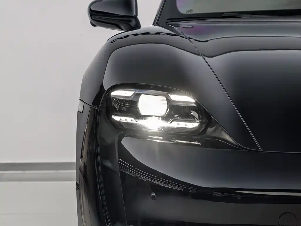 Porsche Taycan — миниатюра 8