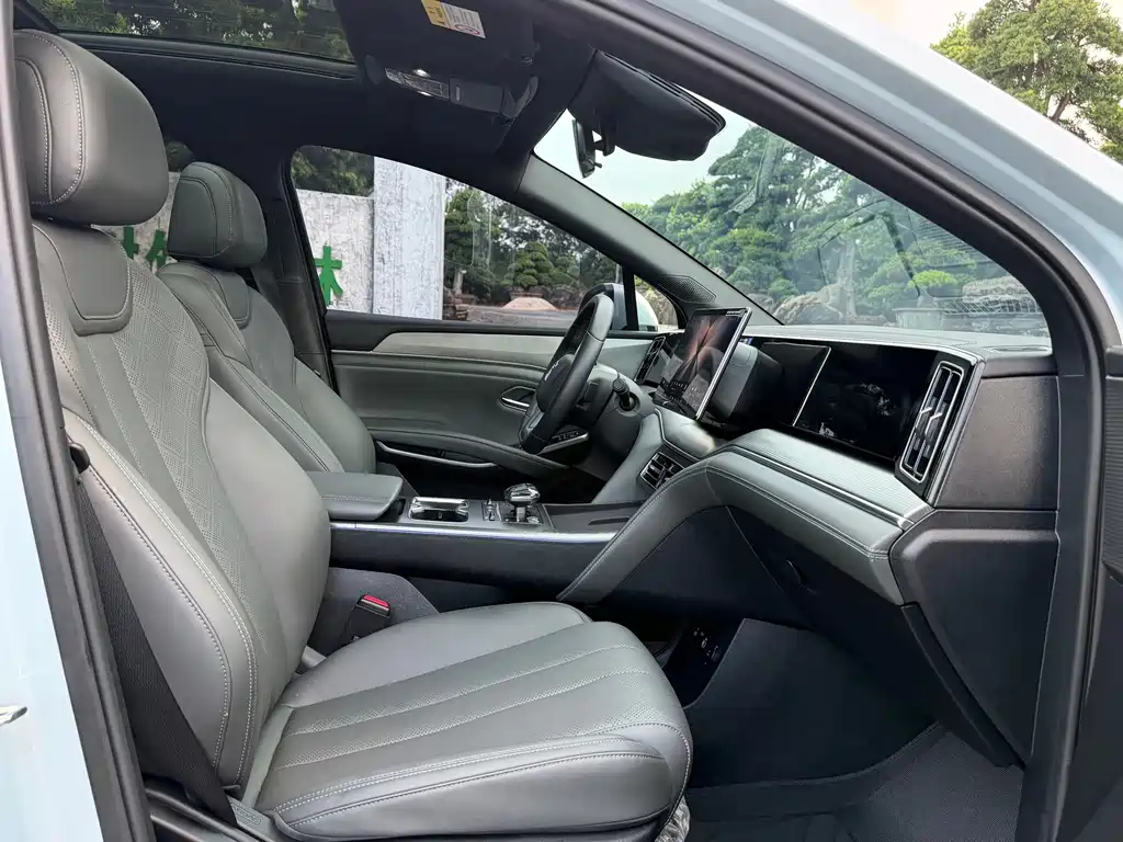 BYD L DM-i — миниатюра 19