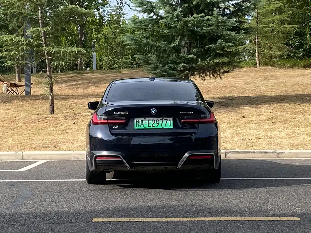 BMW i3 — миниатюра 8