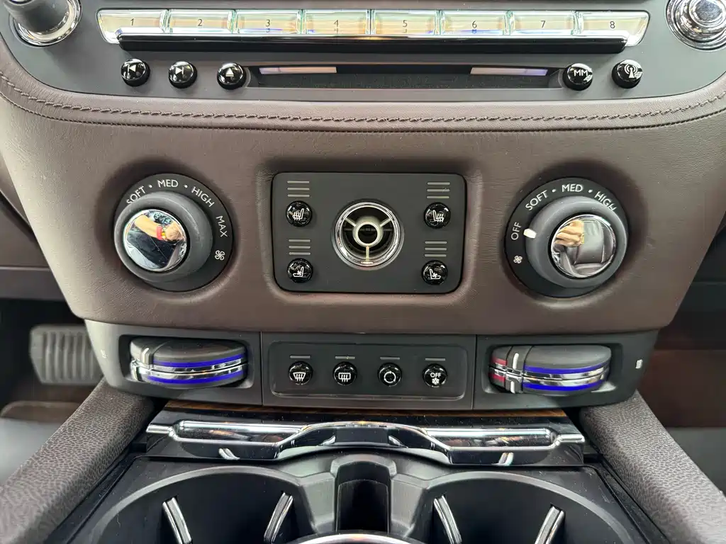 Rolls-Royce Wraith — миниатюра 19