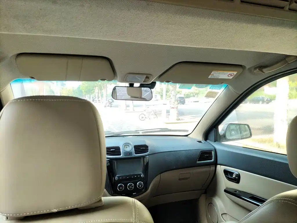 Wuling Hongguang — миниатюра 19