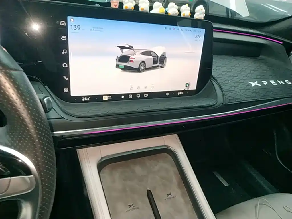 XPeng P7 — миниатюра 13