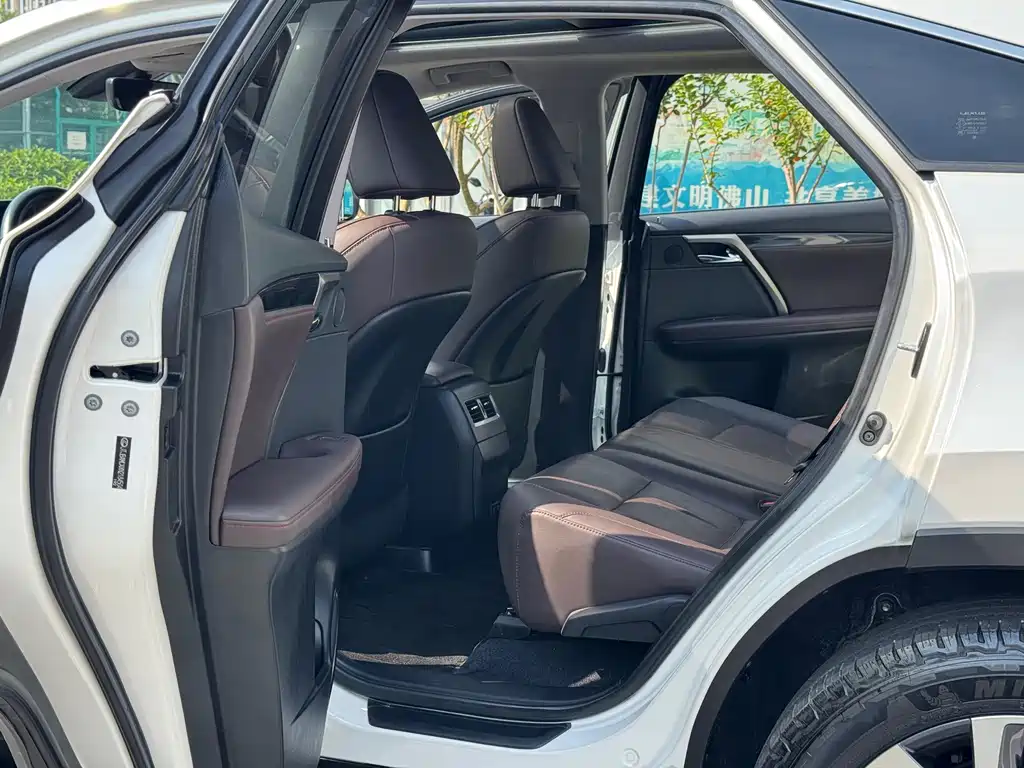 Lexus RX — миниатюра 6