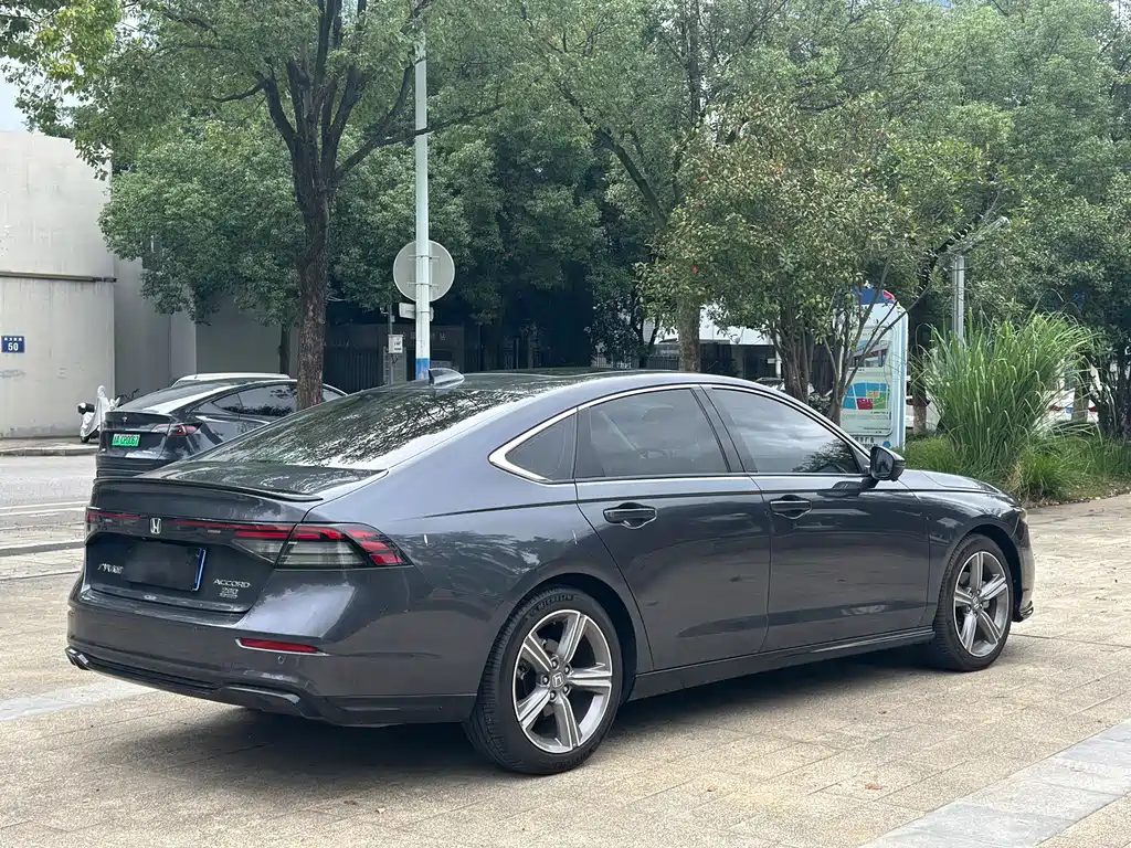 Honda Accord — миниатюра 7