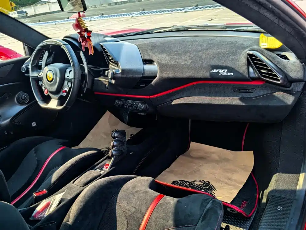 Ferrari 488 — миниатюра 13