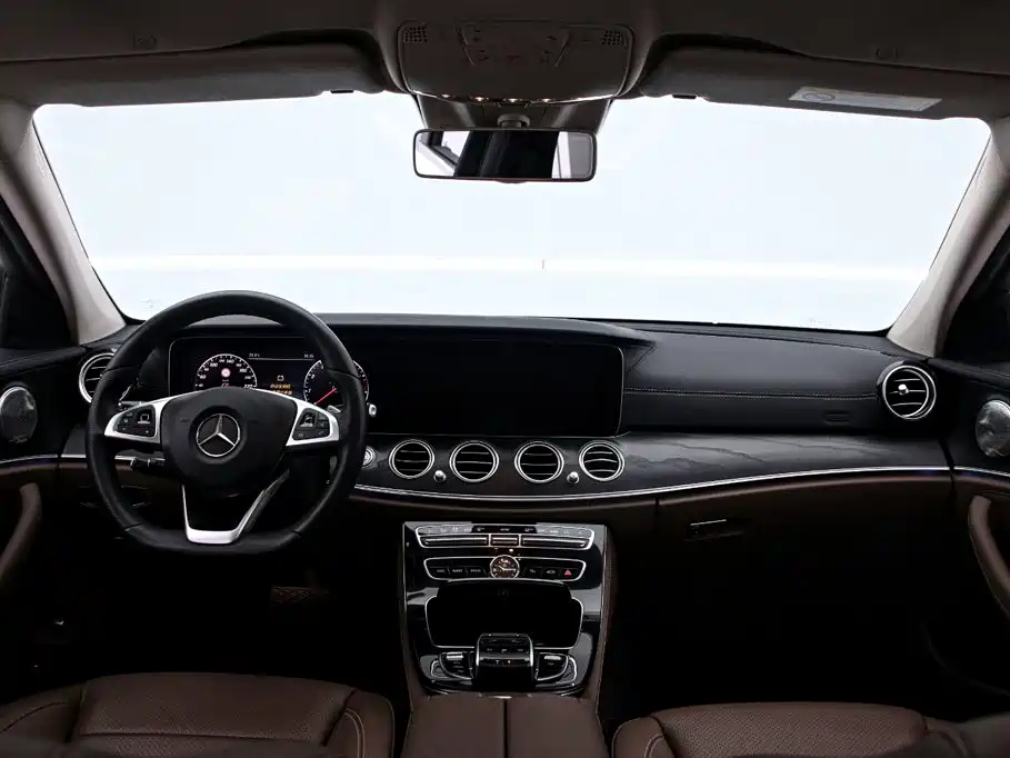 Mercedes-Benz E-Class — миниатюра 5