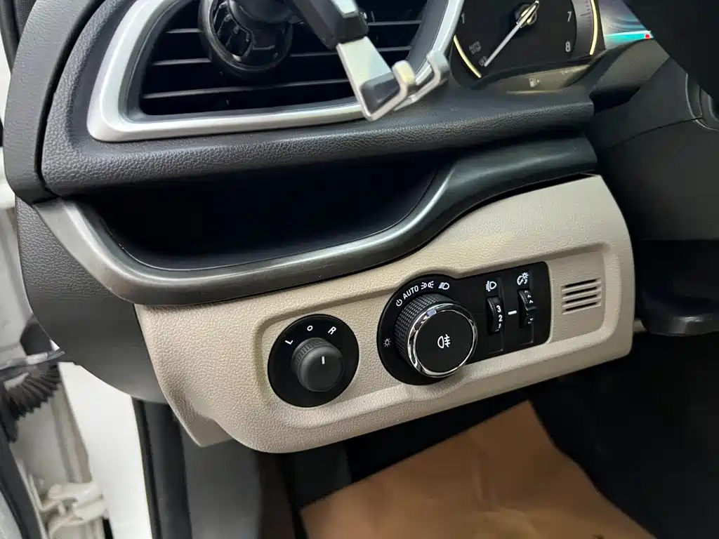 Buick Excelle — миниатюра 8
