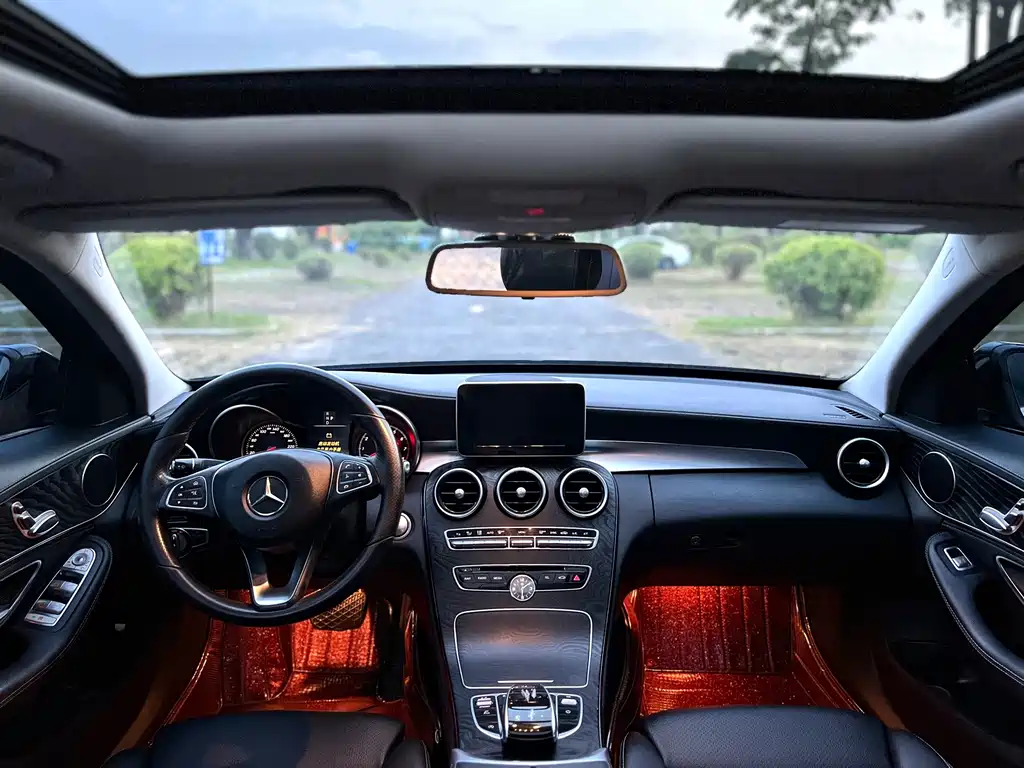 Mercedes-Benz C-Class — миниатюра 14