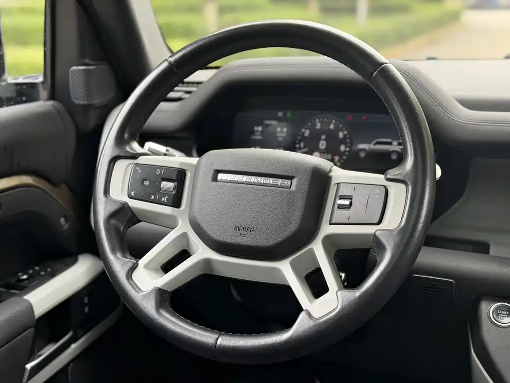 Land Rover Defender — миниатюра 8