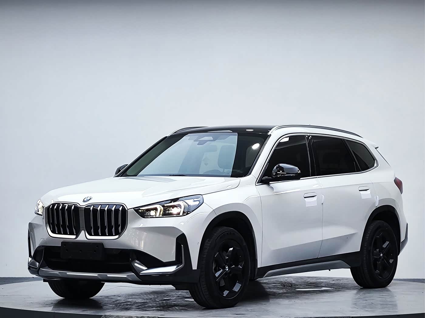 BMW X1 1.5 л 2023 г. Белый, пробег 31000 км
