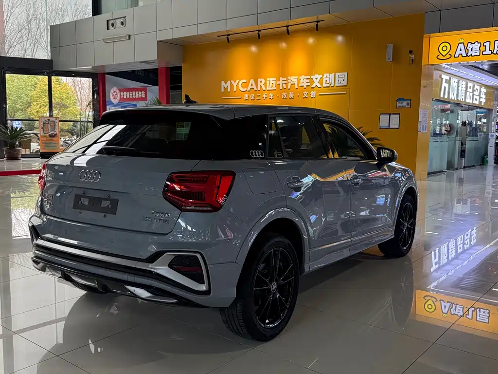 AUDI Q2L