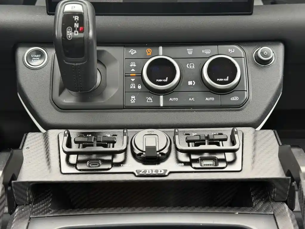 Land Rover Defender — миниатюра 10