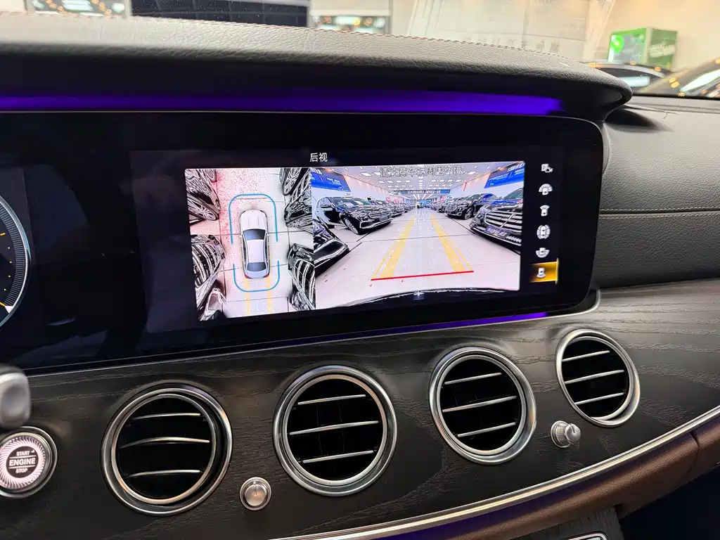 Mercedes-Benz E-Class — миниатюра 11