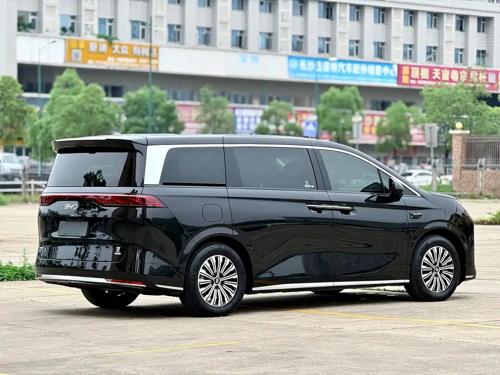 BYD Xia 2025 DM-i 1.5T 180km