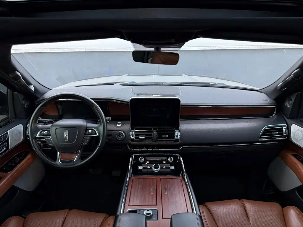 Lincoln Navigator — миниатюра 29