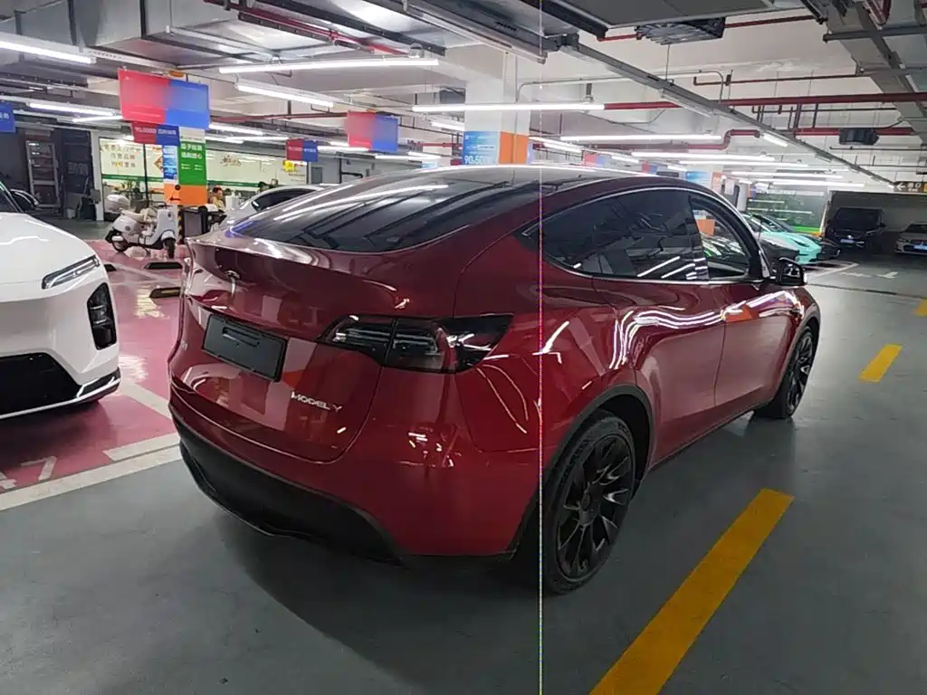 Tesla Model Y — миниатюра 7