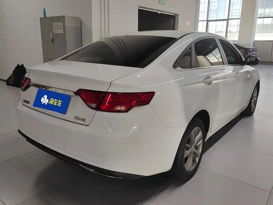 Geely Emgrand GL — миниатюра 3