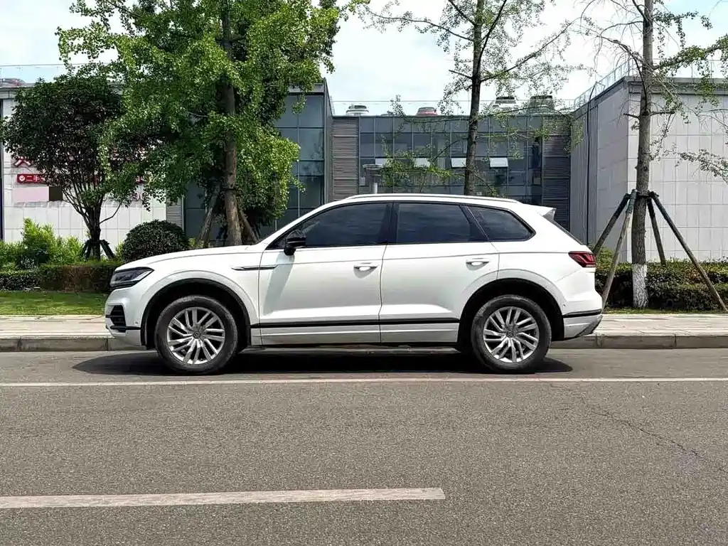 Volkswagen Touareg — миниатюра 3