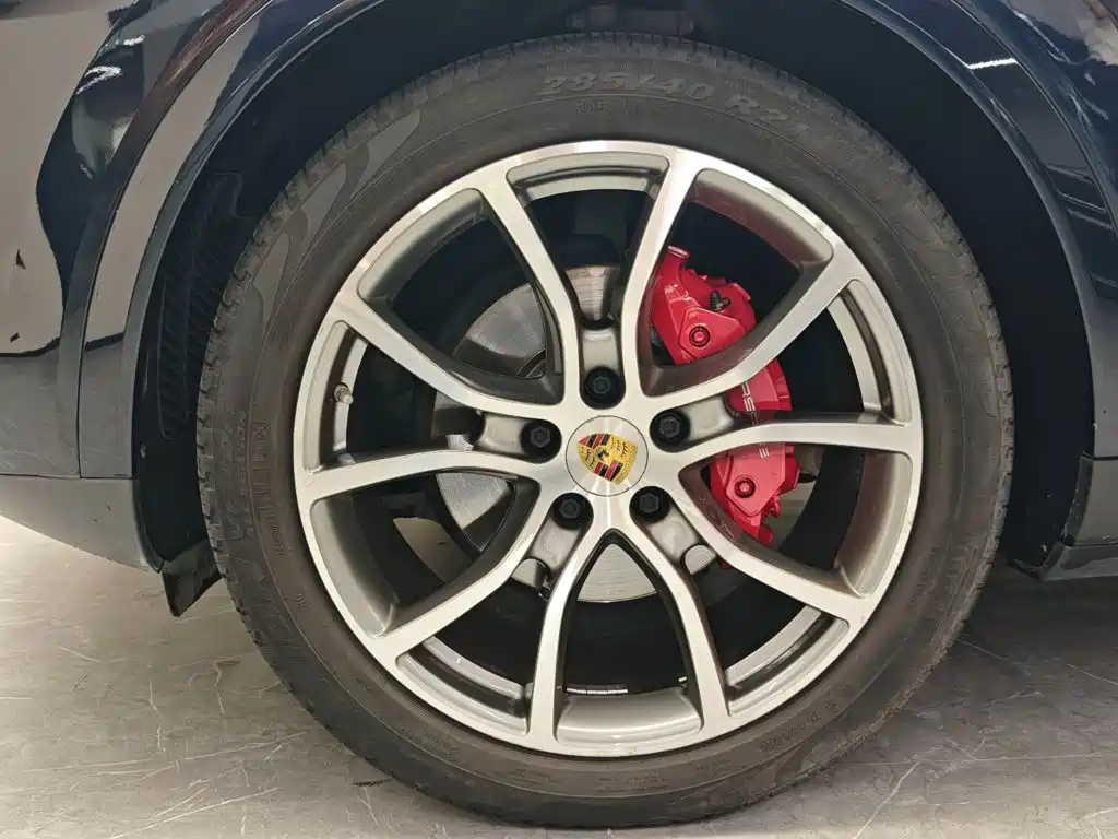 Porsche Cayenne — миниатюра 4