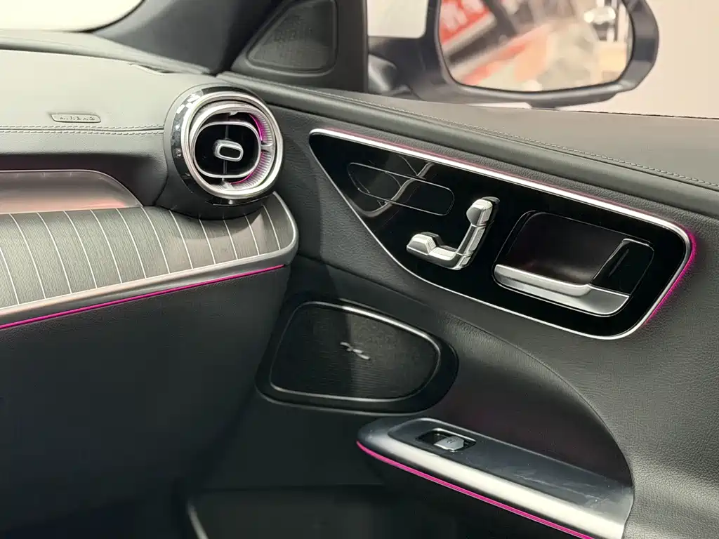 Mercedes-Benz C-Class — миниатюра 10
