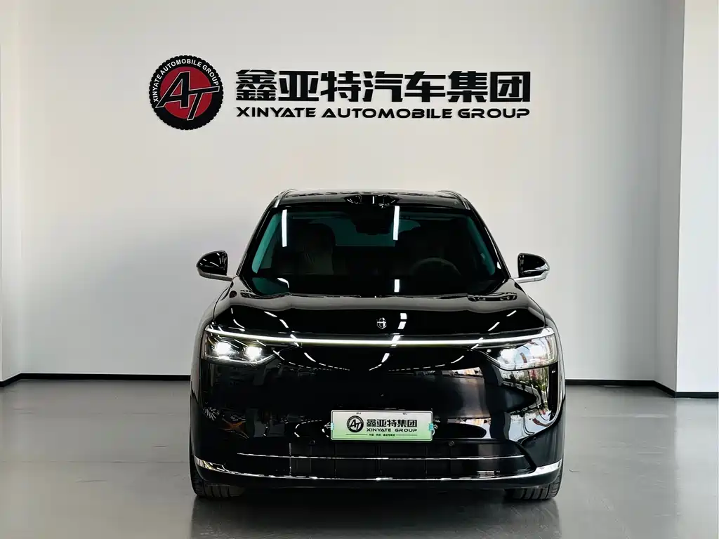 AITO ASK THE WORLD M8