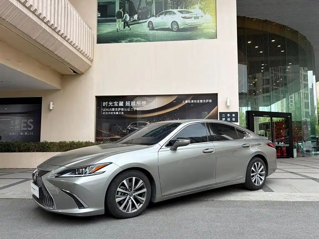 Lexus ES 2018