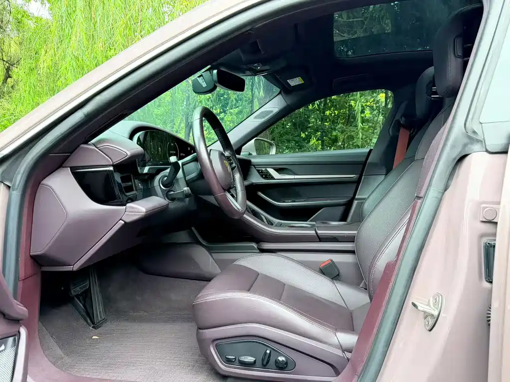 Porsche Taycan — миниатюра 5