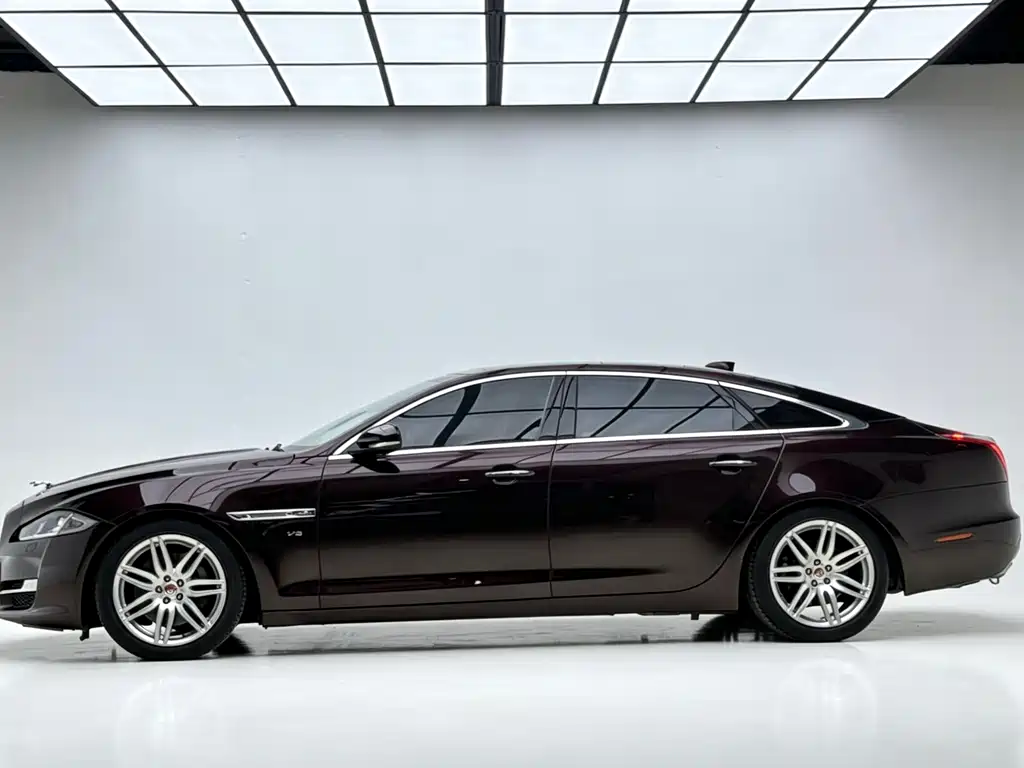 Jaguar XJ — миниатюра 3