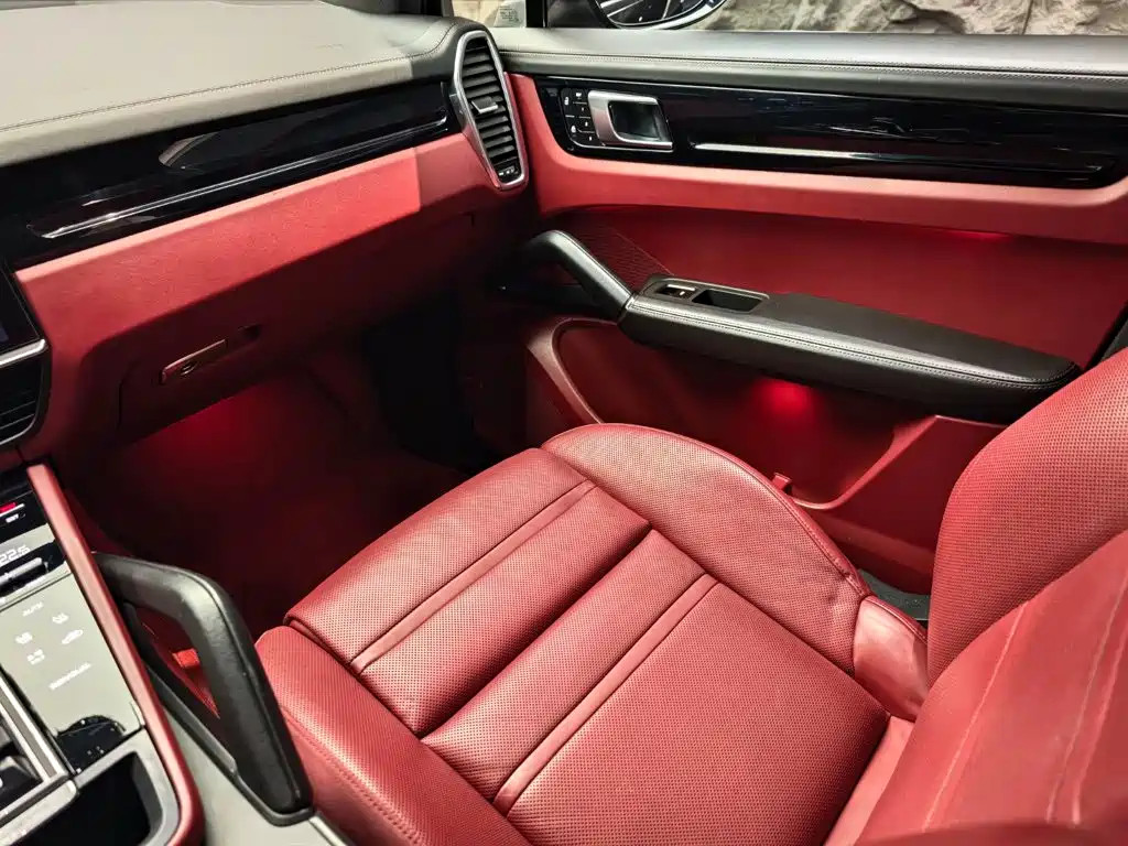 Porsche Cayenne — миниатюра 17