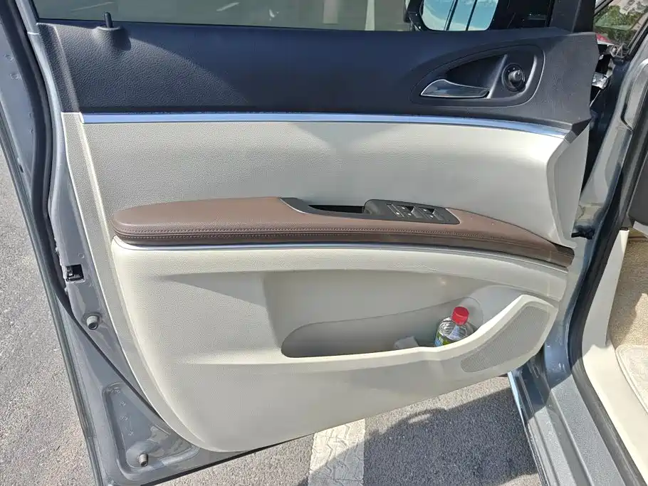 Buick GL8 — миниатюра 7