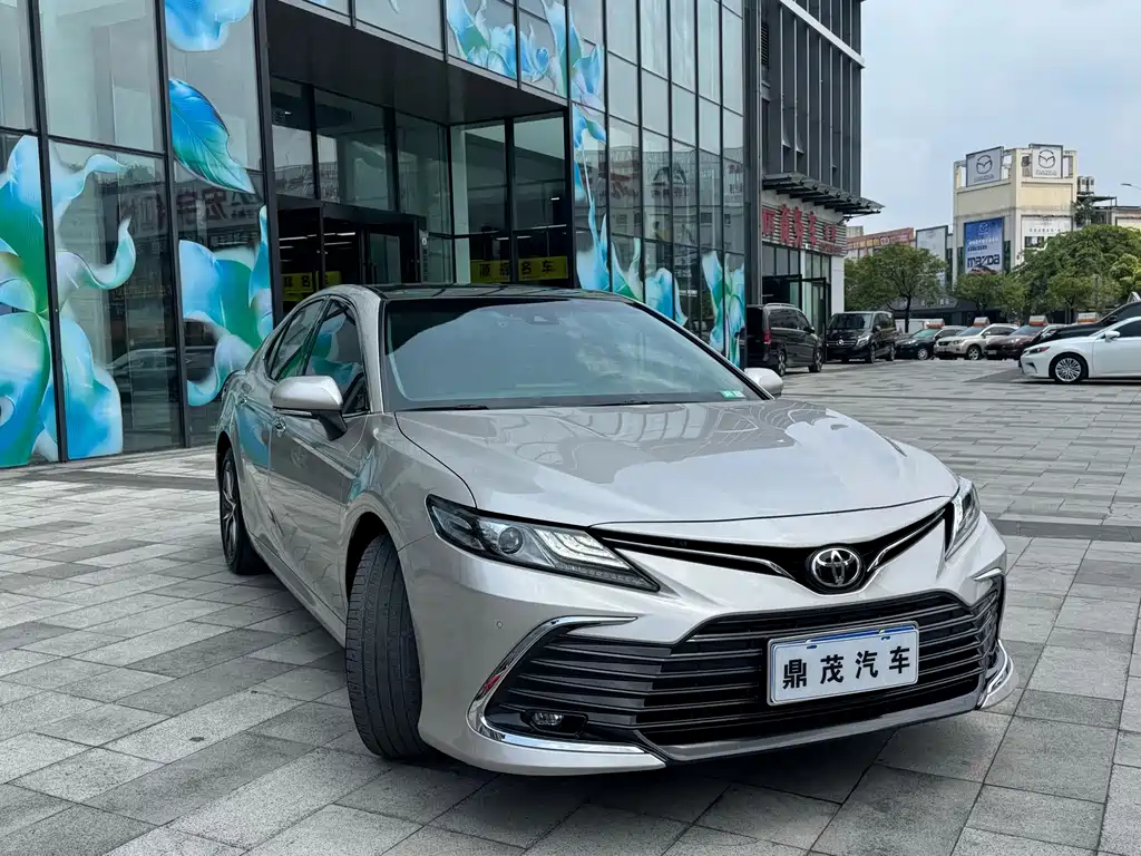 Toyota Camry — миниатюра 6