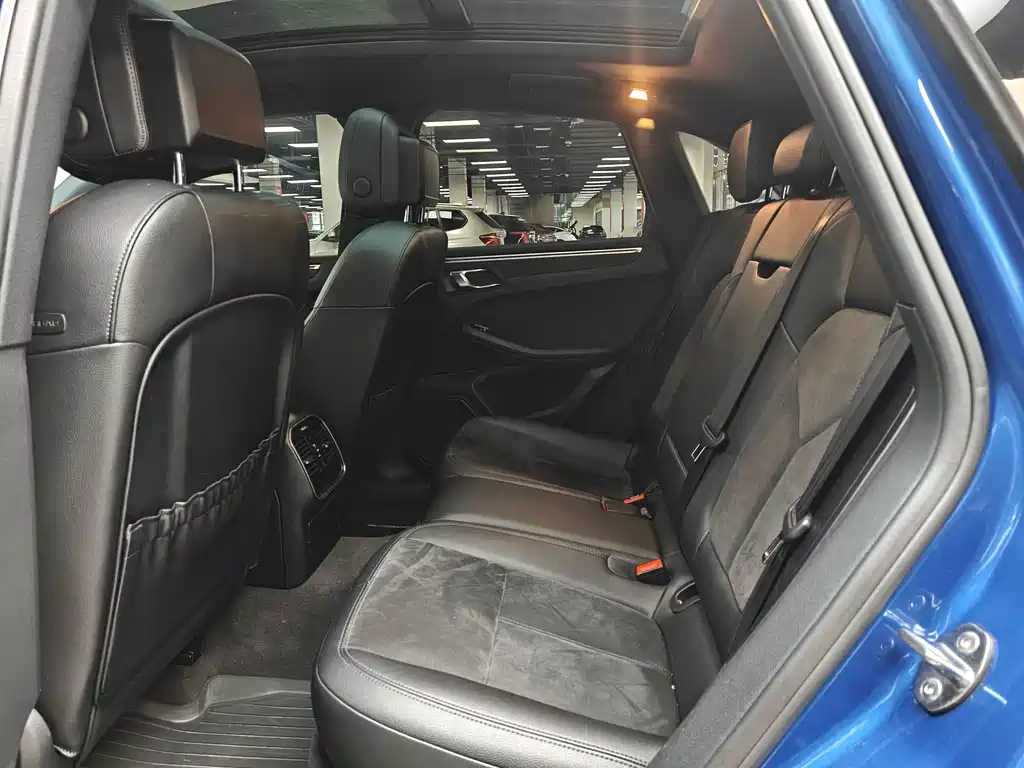 Porsche Macan — миниатюра 9