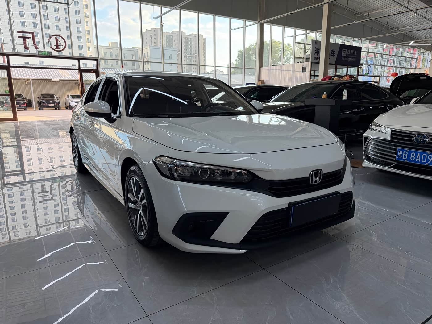 Honda Civic 1.5 л 2022 г. Белый, пробег 24700 км
