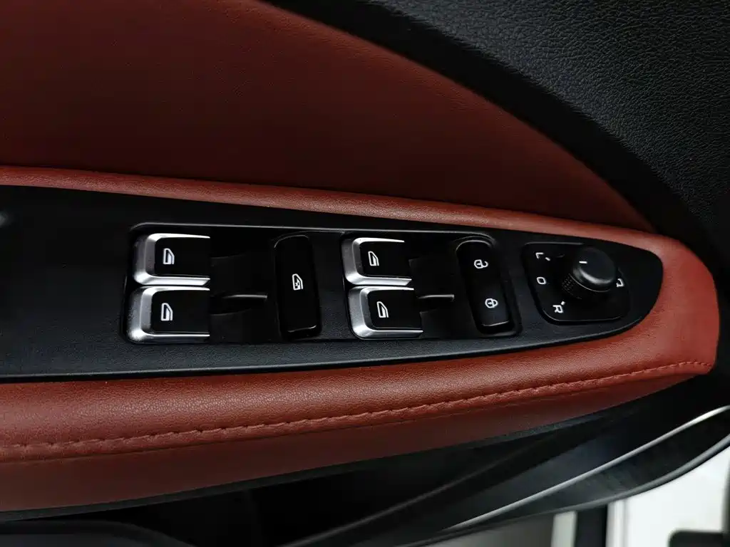 Geely Vision S1 — миниатюра 9