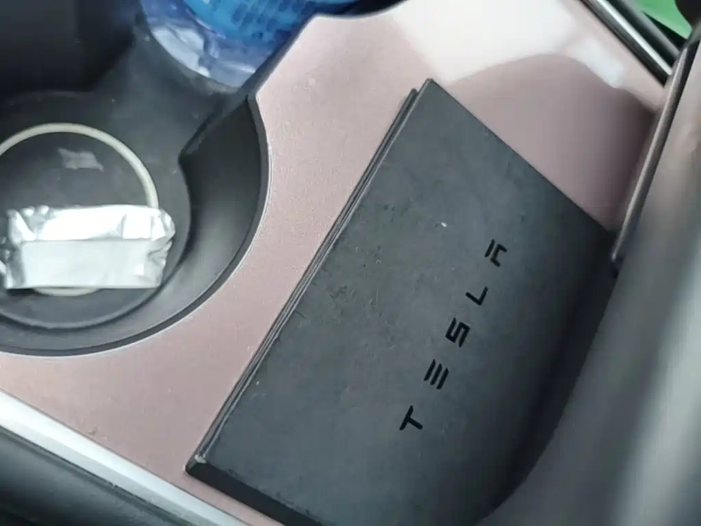 Tesla Model 3 — миниатюра 9