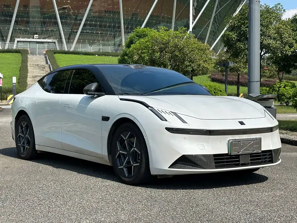 Lynk & Co 10 — миниатюра 3