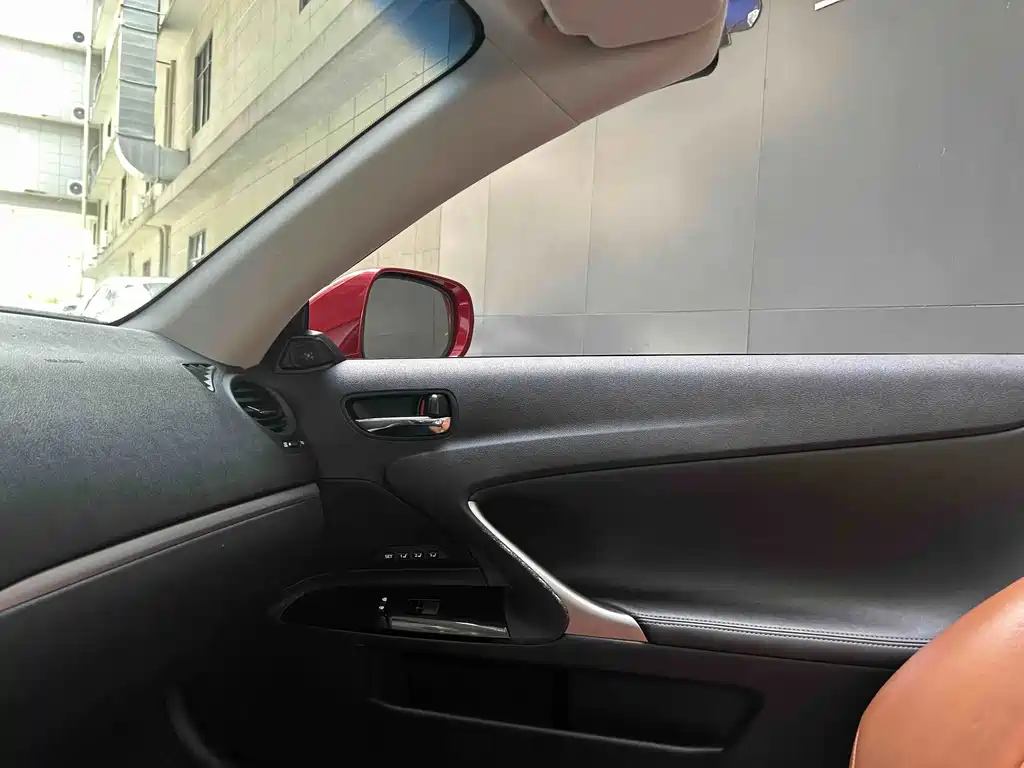 Lexus IS — миниатюра 10