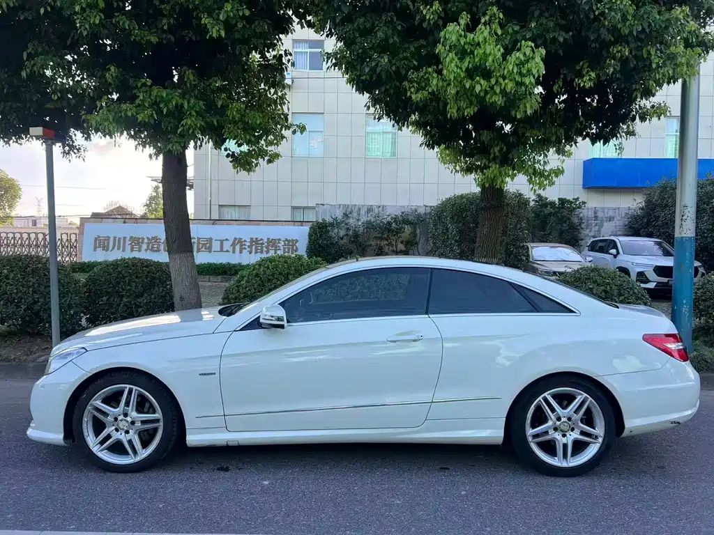 Mercedes-Benz E-Class (Import) — миниатюра 8