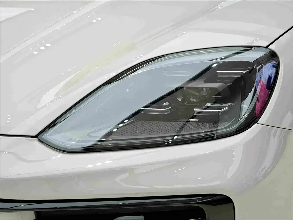 Porsche Cayenne — миниатюра 22