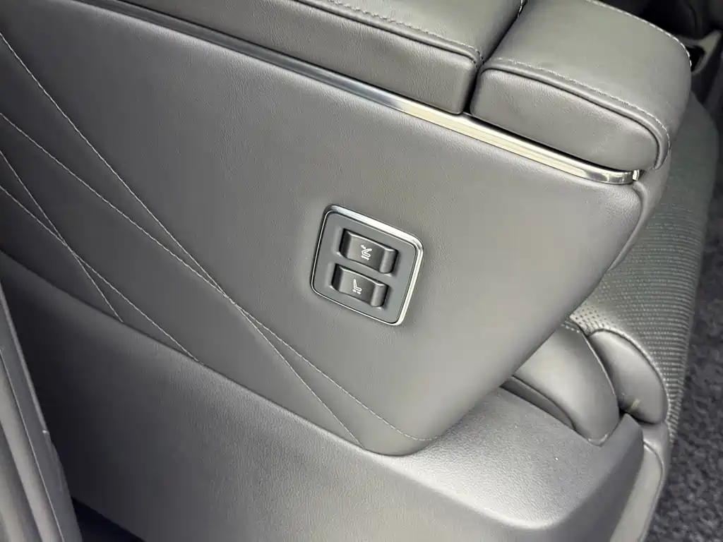 Toyota Vellfire — миниатюра 19