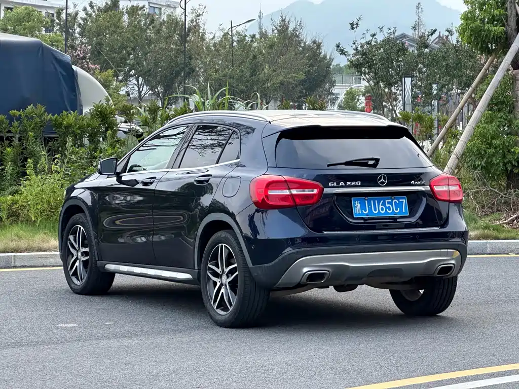 Mercedes-Benz GLA — миниатюра 8