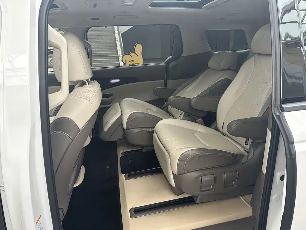 Kia Carnival — миниатюра 8