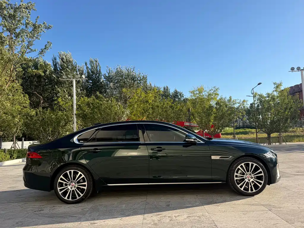 Jaguar XFL — миниатюра 4