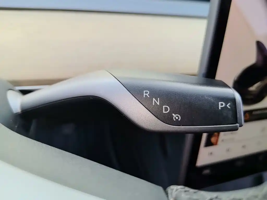 Tesla Model 3 — миниатюра 14